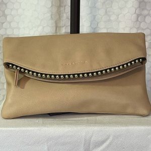 🔹Max Studio clutch/crossbody🔹